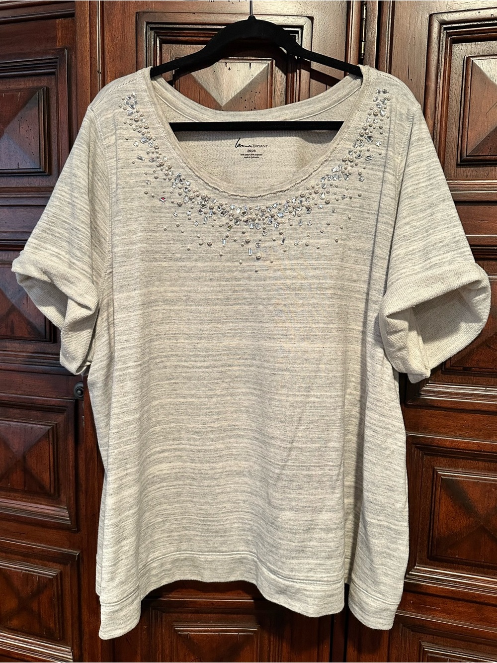 26/28 pearls & rhinestone gems Embellished Scoop Neck short sleeve Sweatshirt